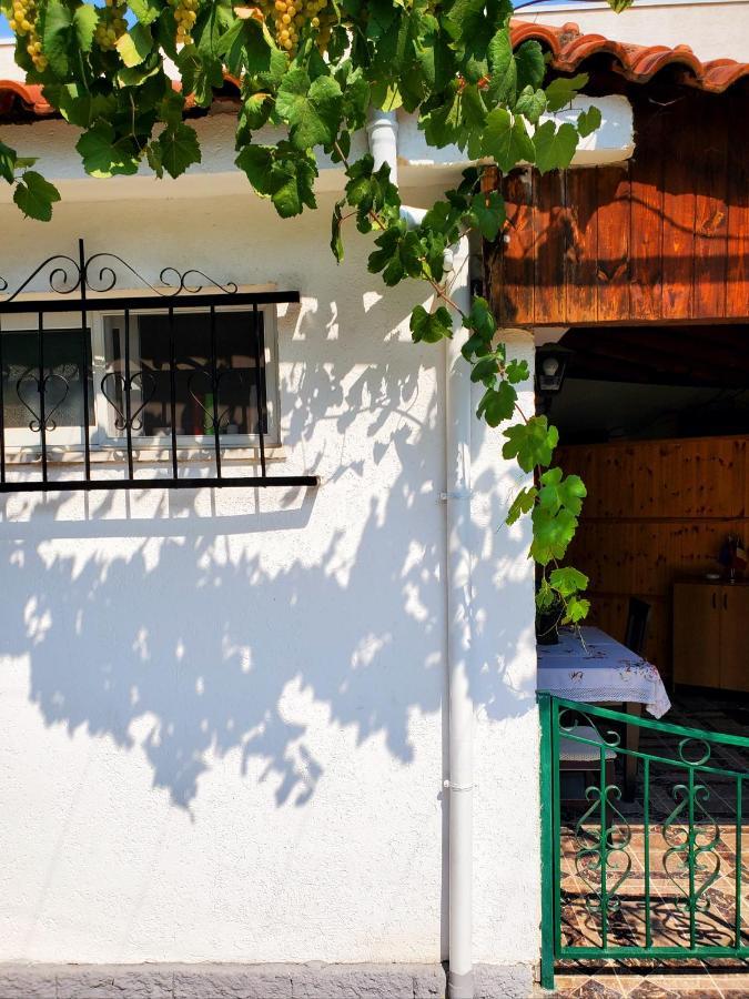 Unique Traditional House, Hosted By J&G Tirana Exterior foto